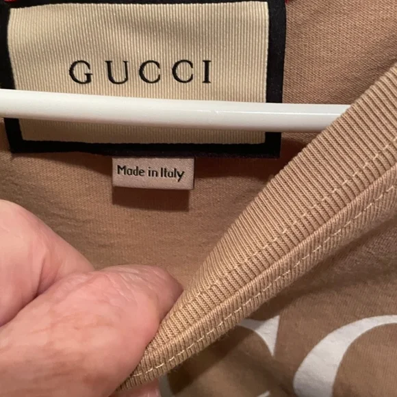 Gucci Tan T-Shirt with Dachshund Print - Picture 7 of 7